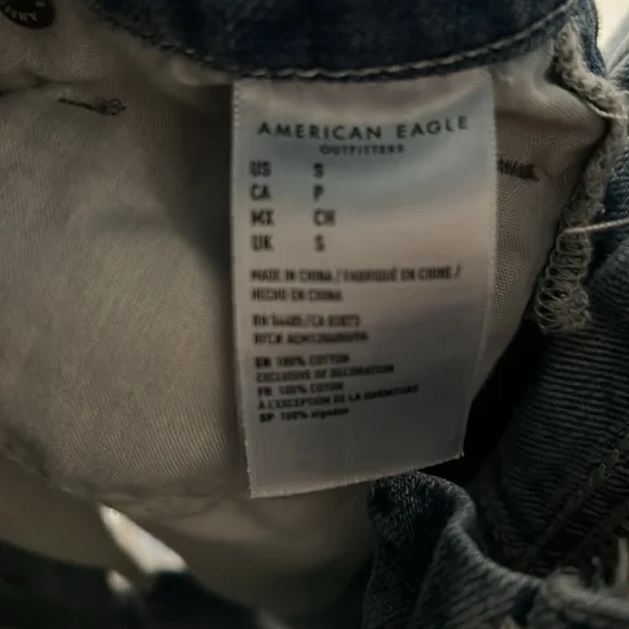 Women’s American Eagle denim shorts overalls size small - Picture 2 of 3